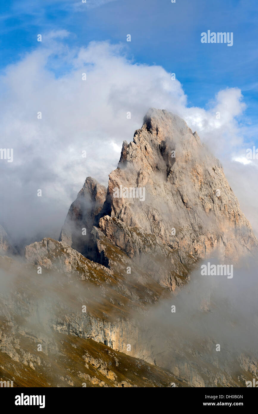 Fermeda Ridge Fermeda towers hi-res stock photography and images - Alamy