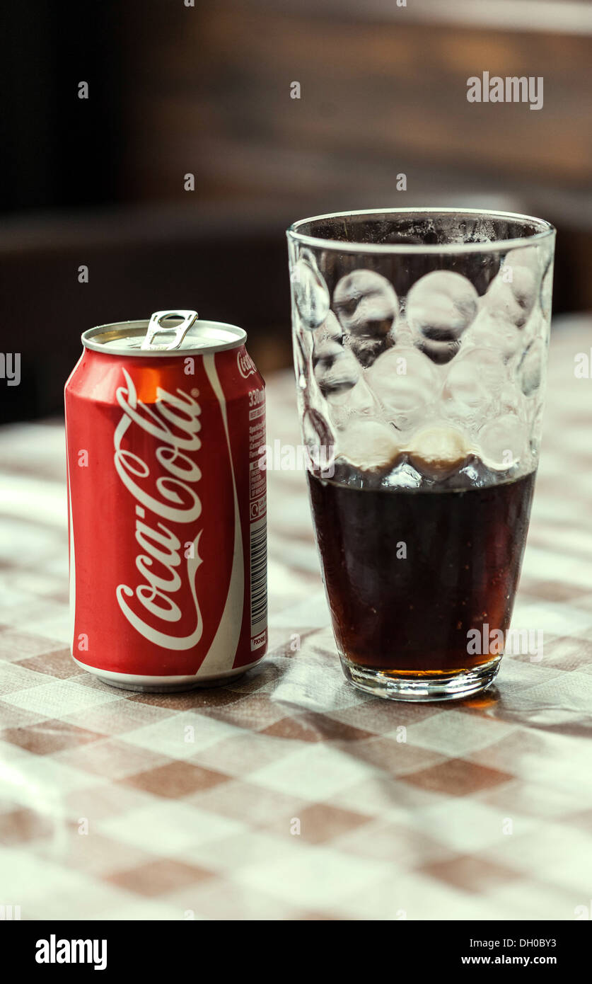 File:Coca Cola Can Glass.jpg - Wikimedia Commons