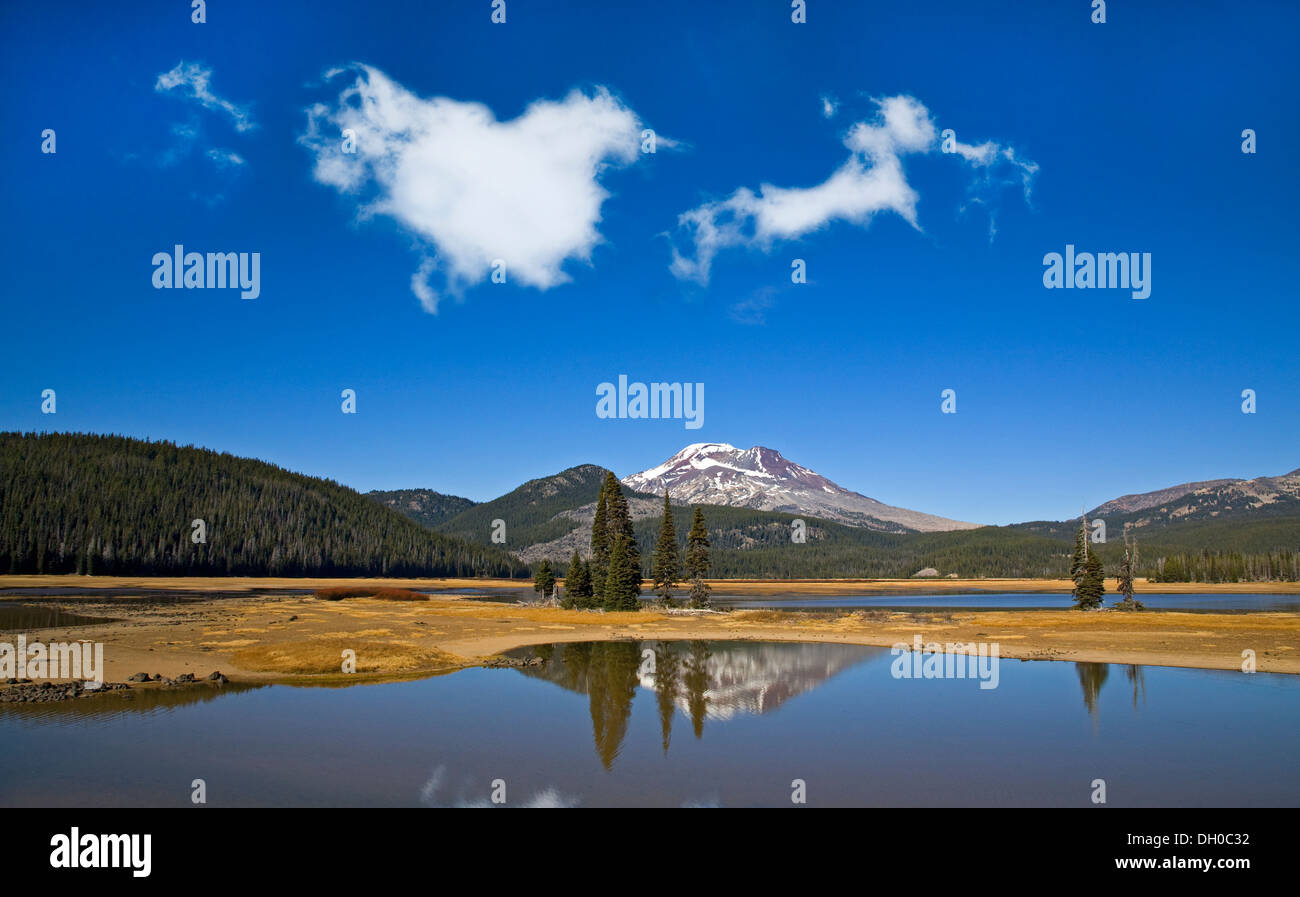 Sparks Lake and south Sisters Peak on the Cascade lakes Highway in the