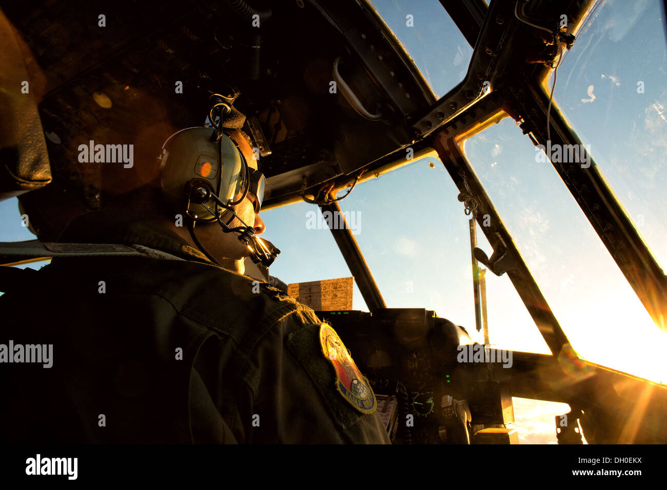 C 130 cockpit hi-res stock photography and images - Alamy