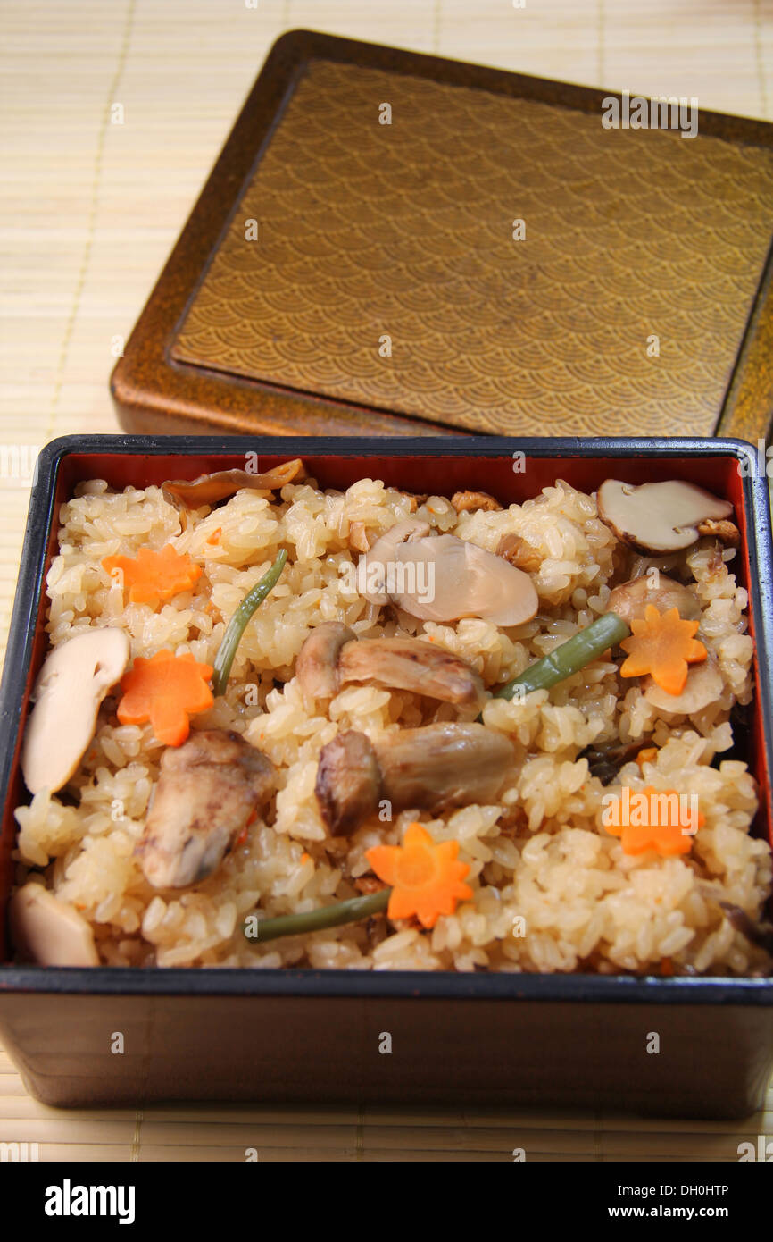 Matsutake mushroom rice Stock Photo - Alamy