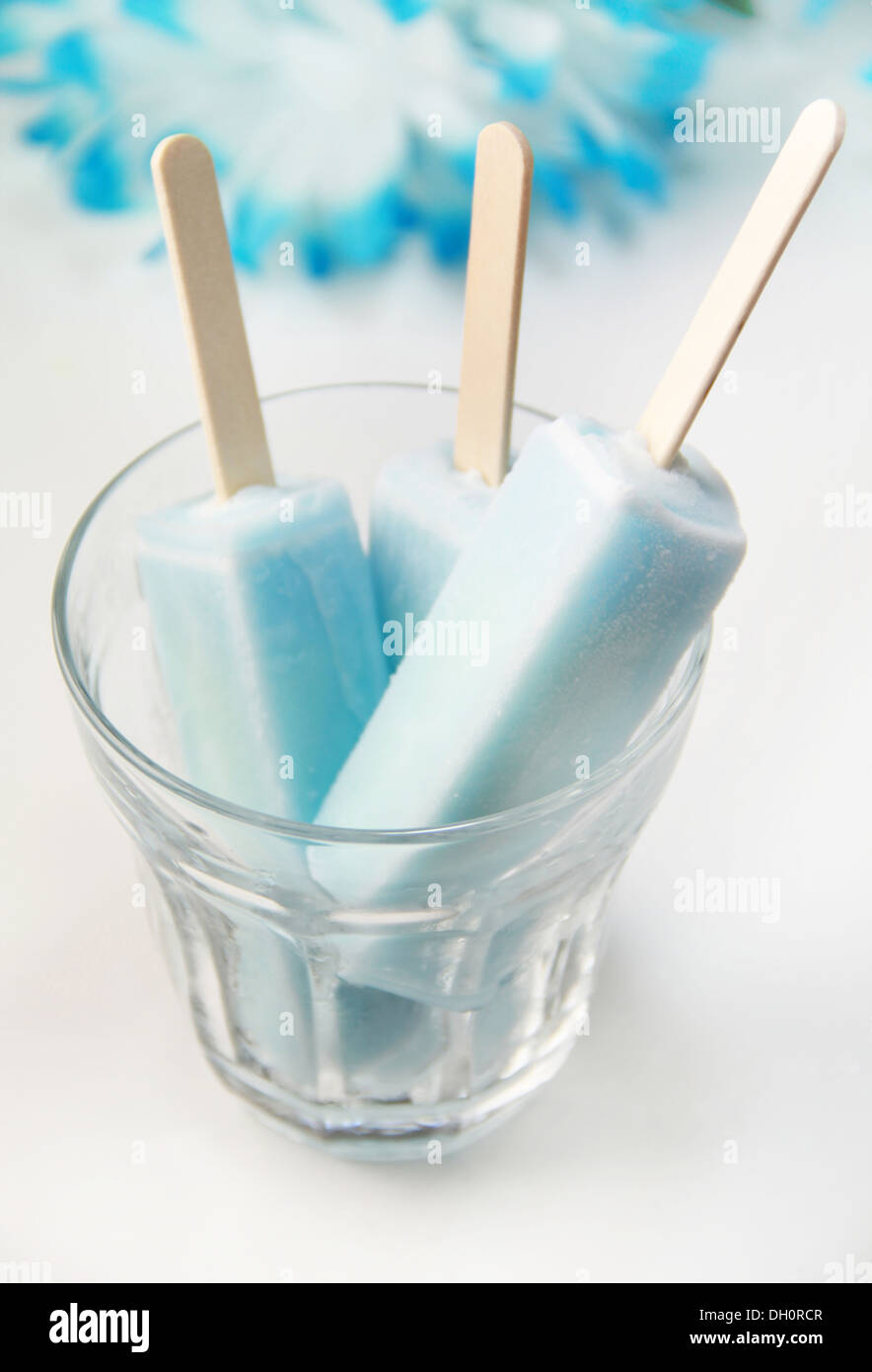 Popsicles hi-res stock photography and images - Alamy