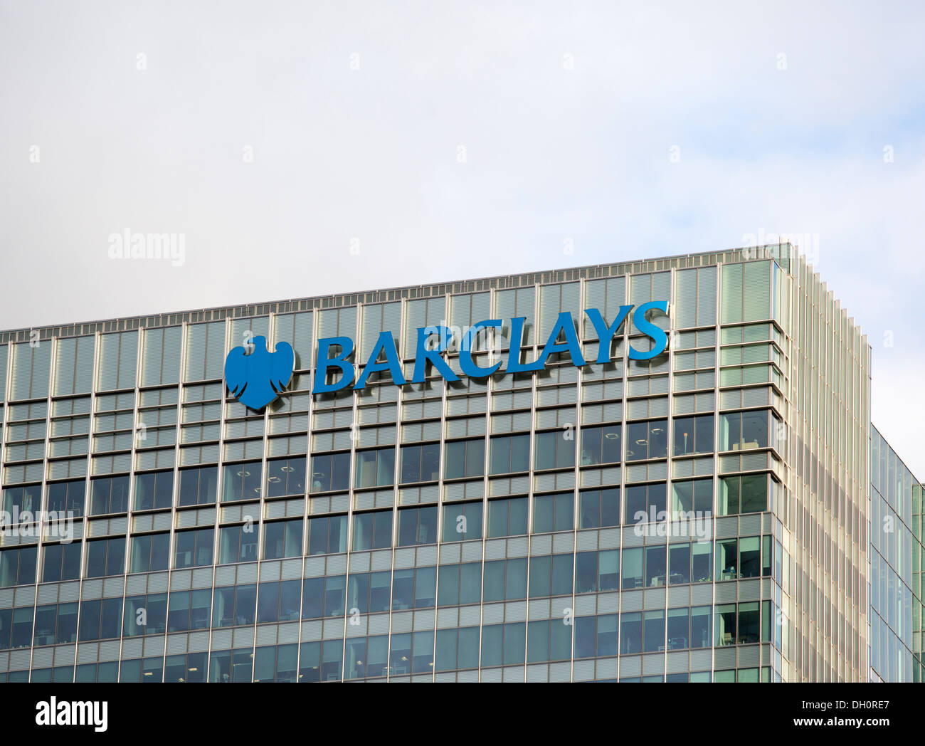 Barclays bank canary wharf logo hi-res stock photography and images - Alamy