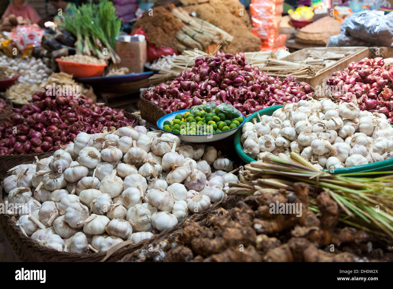 Garlic Other Spices Garlic And Other Spices At The Market In Amlapura