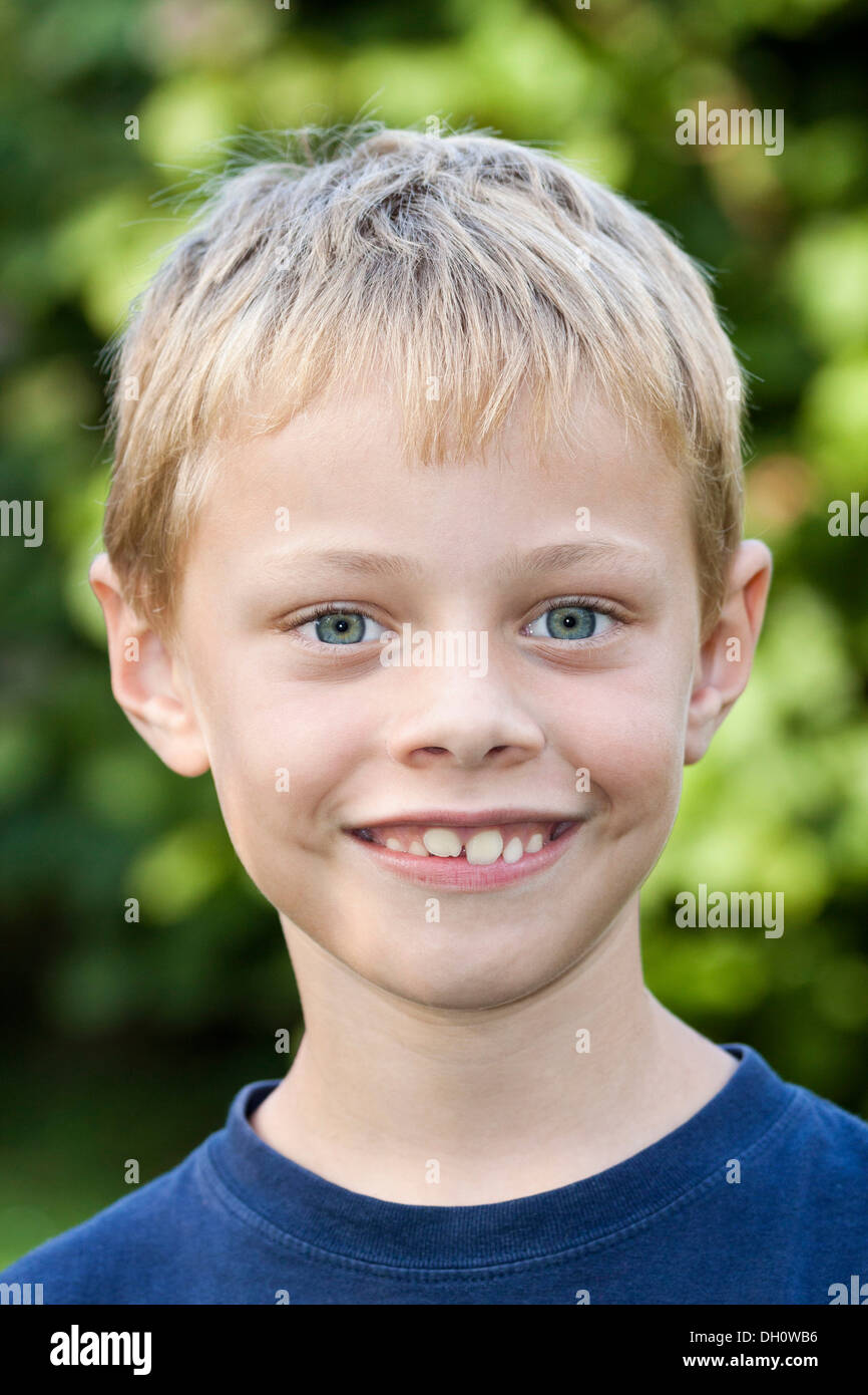 Portrait teen boy hi-res stock photography and images - Alamy