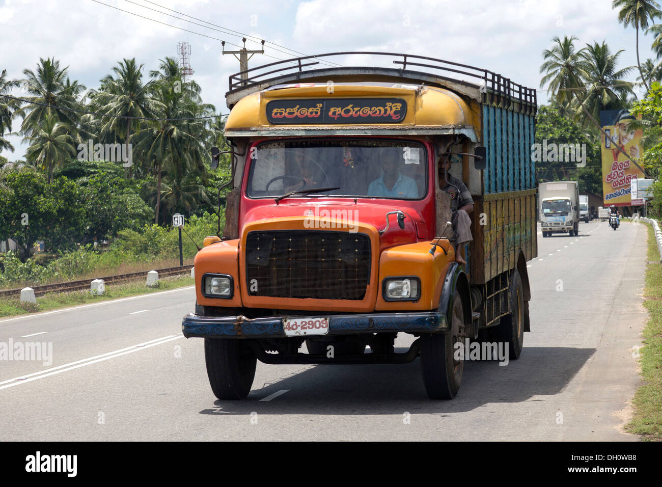 Truck, lorry, bei Koskoda, Westküste, Südprovinz, Sri Lanka Stock Photo
