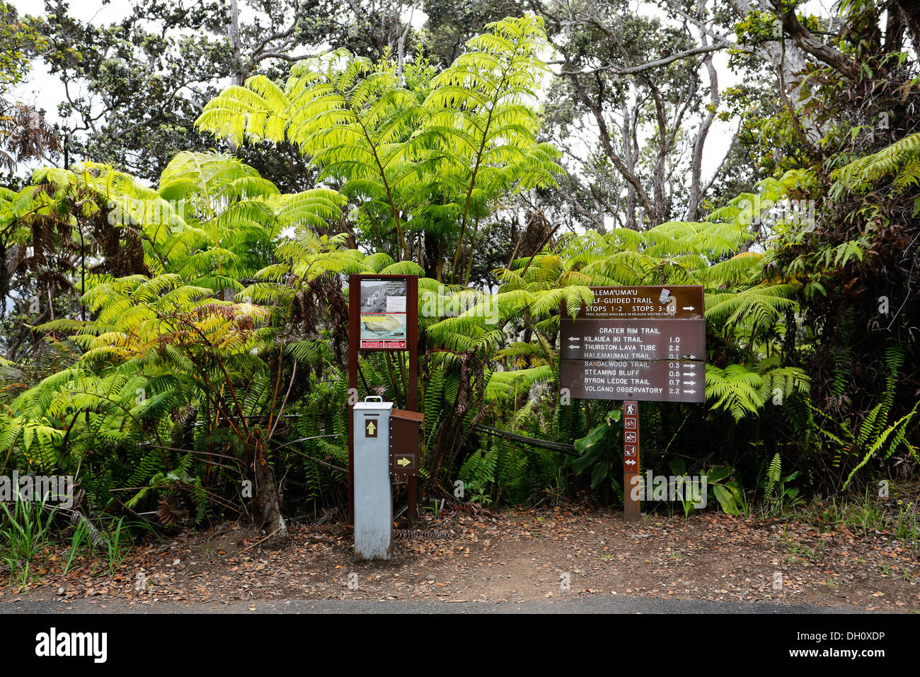 Signpost, information panel for hikers, Big Island, Hawaii, USA Stock Photo