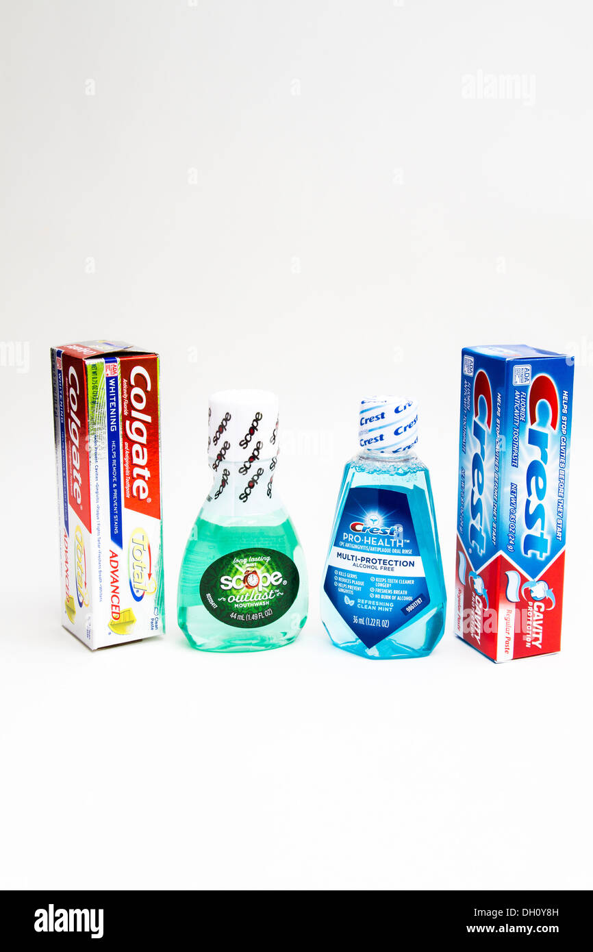 Toothpaste and mouthwash in travel sizes Stock Photo Alamy