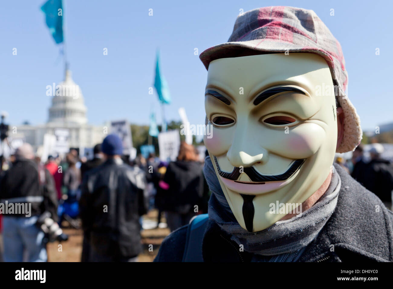 Man wearing anonymous mask hi-res stock photography and images - Alamy