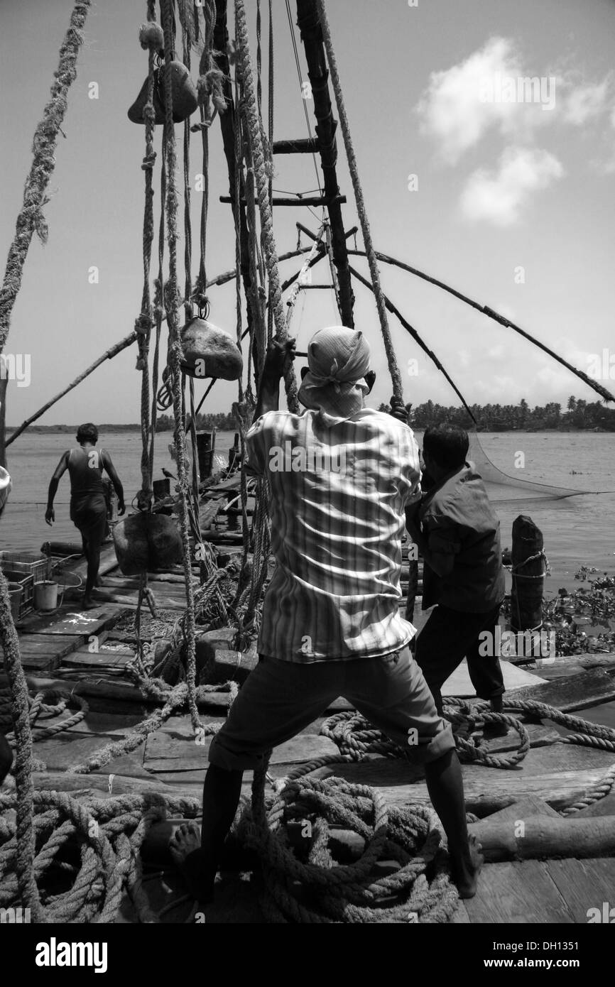 Traditional Chinese Fishing Nets at Fort Kochi Stock Photo Alamy