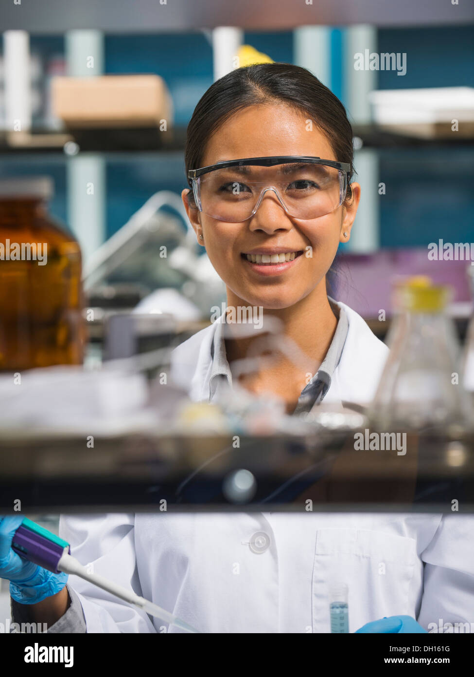 Japanese scientist working in laboratory Stock Photo Alamy