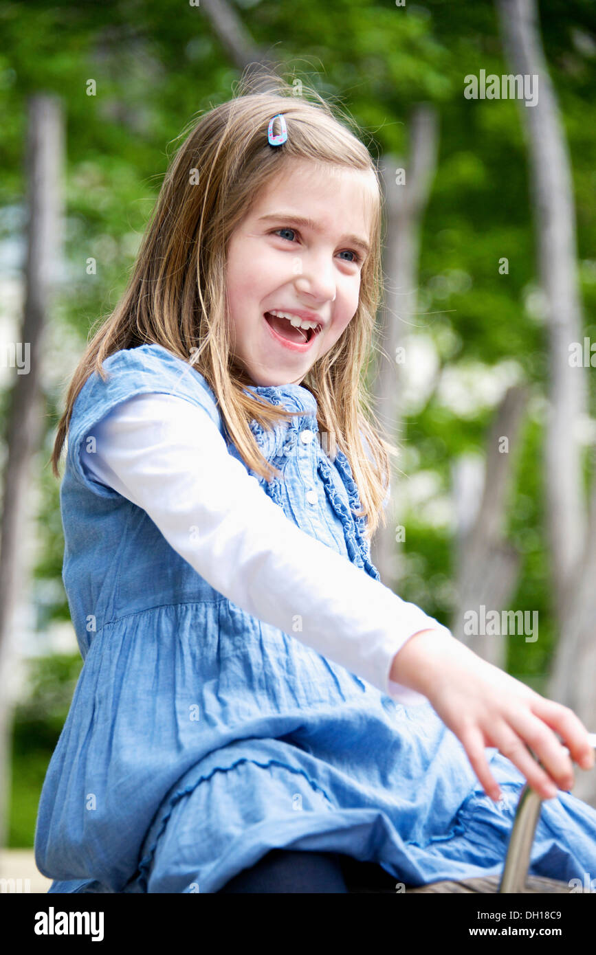 Girl happy 6 7 hi-res stock photography and images - Alamy