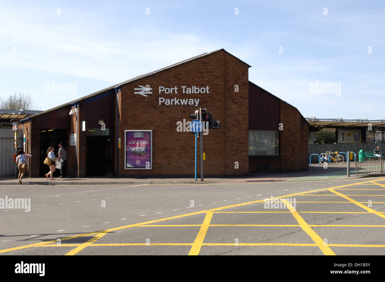 Passengers entering Port Talbot Parkway Railway Station Stock Photo