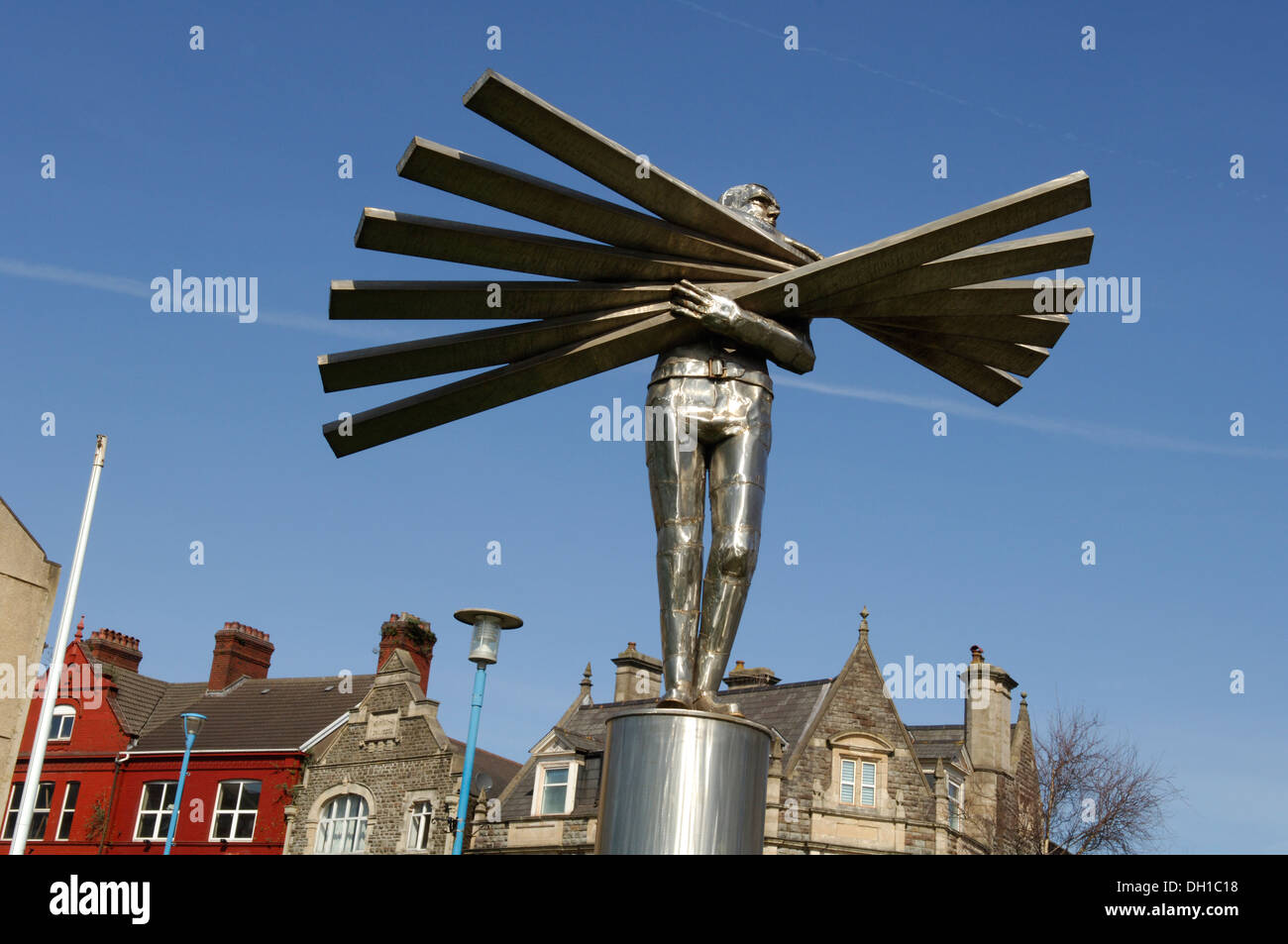 Sebastien Boyesen sculpture, Man of steel honours the Steelworkers who contributed to the growth of the Port Talbot Stock Photo