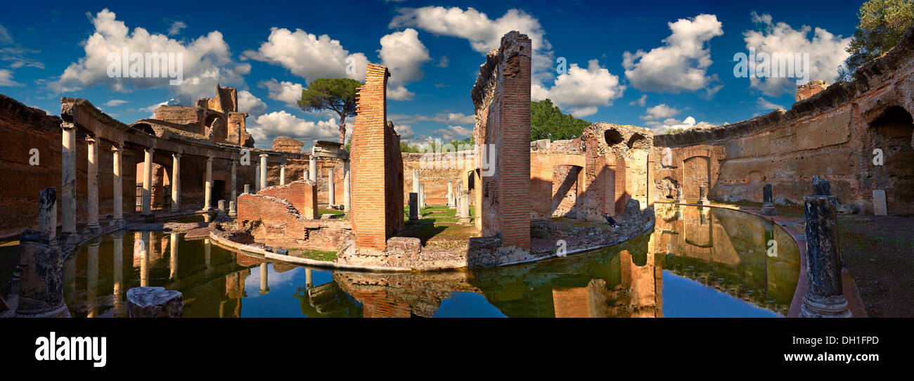 2nd century AD - The Maritime Theatre ( Teatro Marittimo ), Hadrian's Villa , Tivoli , Italy Stock Photo