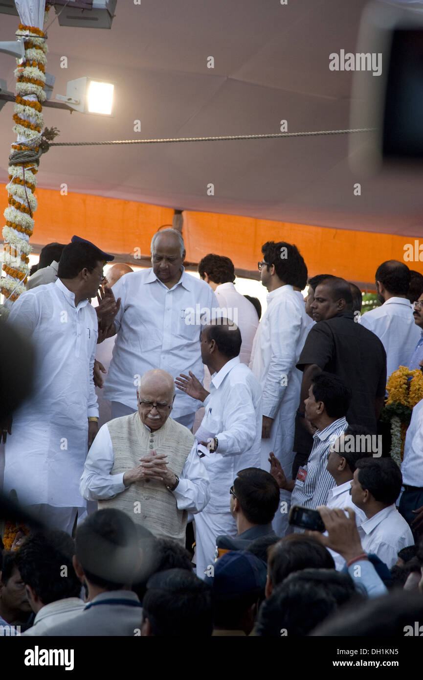 L K Advani and sharad pawar to attend funeral of Shiv Sena Chief Balasaheb Thackeray at shivaji park dadar west mumbai maharashtra india asia Stock Photo