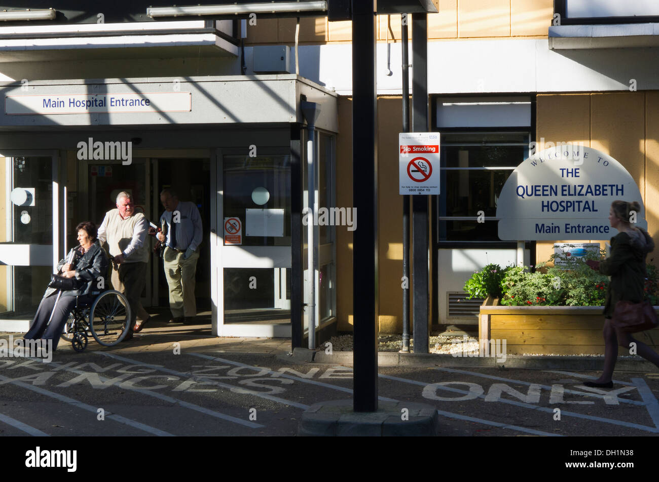 Queen elizabeth in sandringham hires stock photography and images Alamy