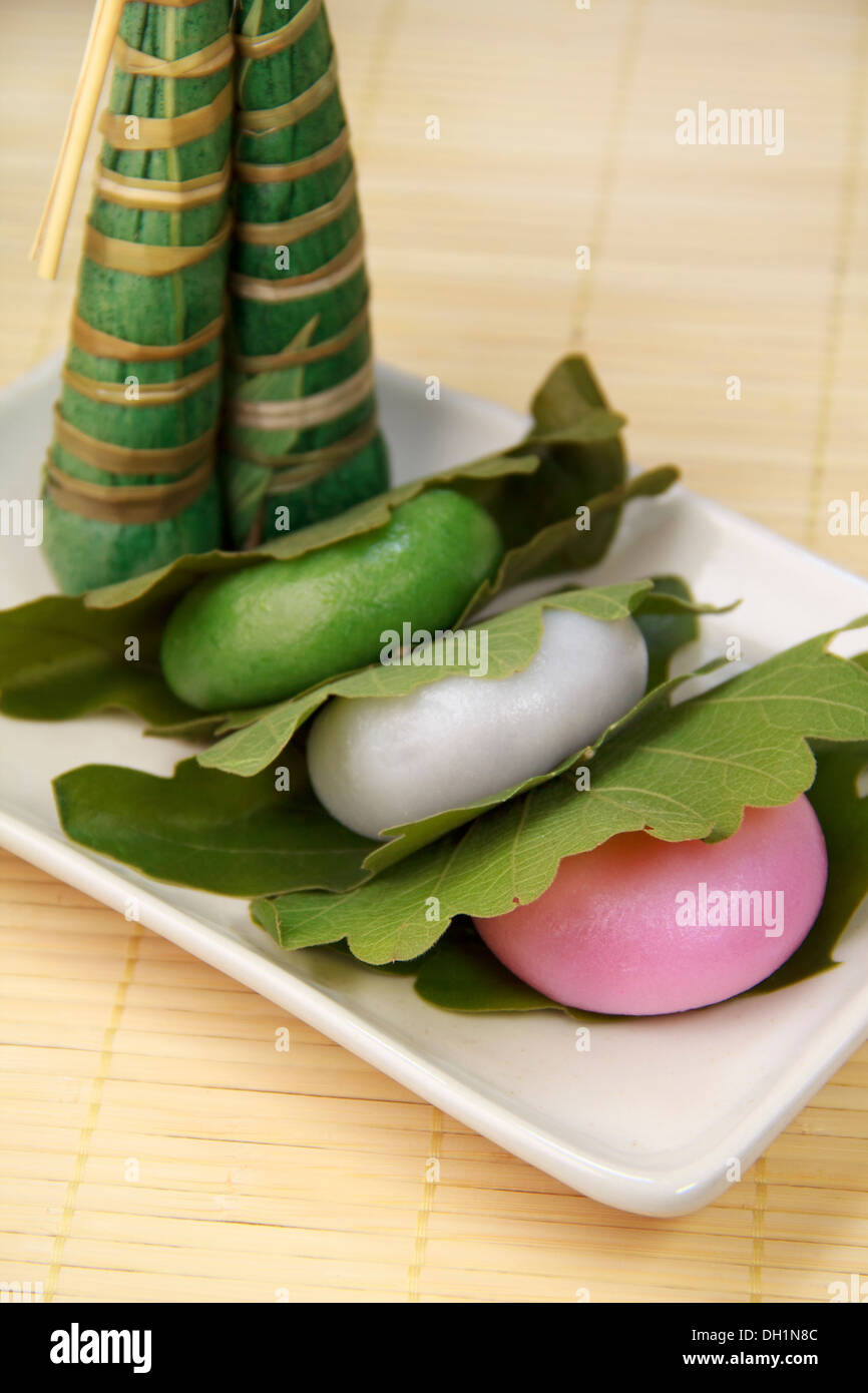 Kashiwamochi (Rice cakes wrapped in oak leaves Stock Photo Alamy