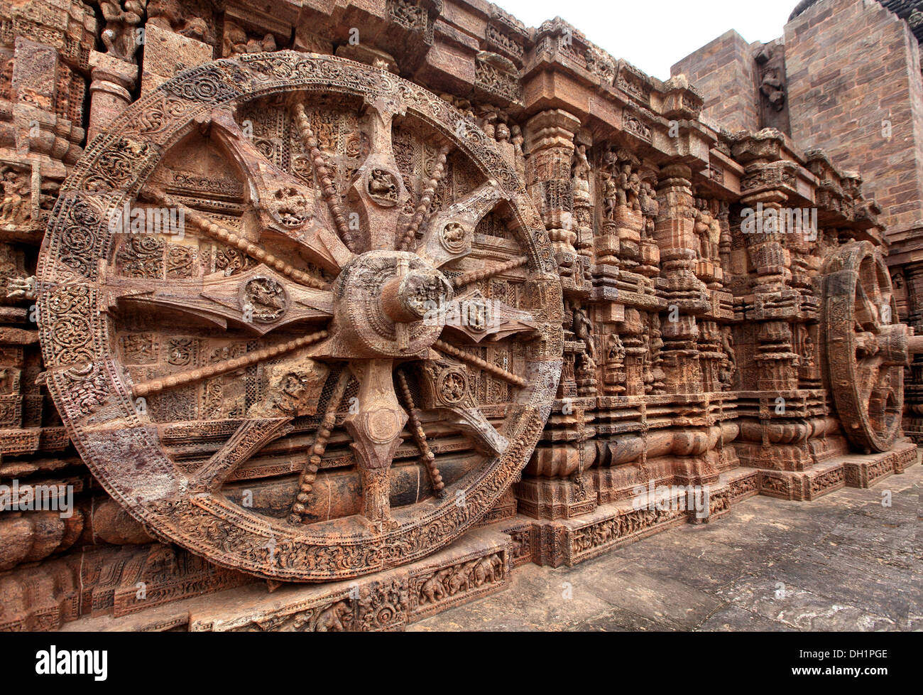 Chariot wheel Sun temple konark Orrisa India Stock Photo