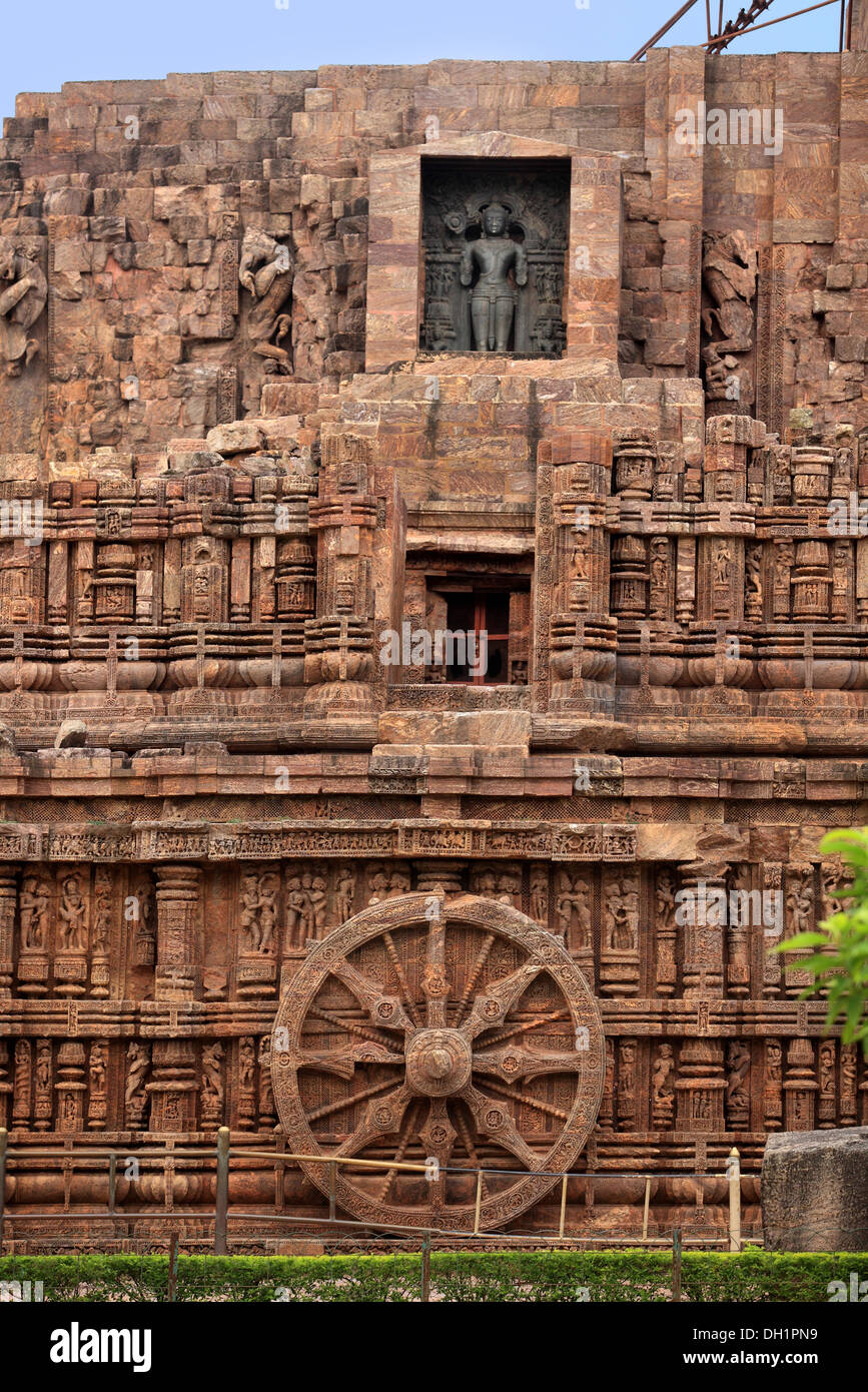 Chariot wheel Sun god temple konark Orrisa India Stock Photo