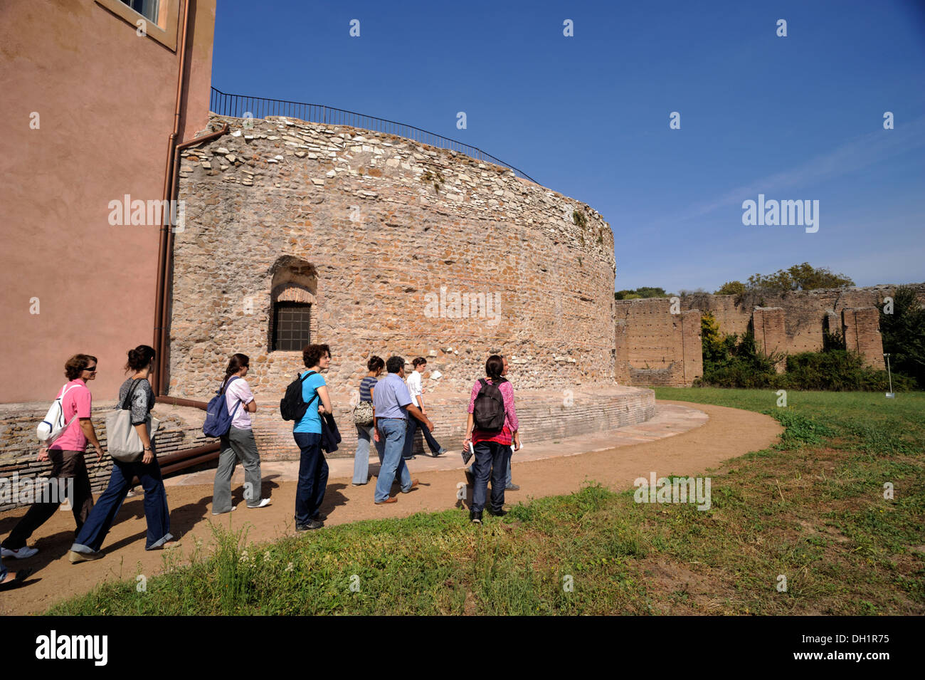 italy, rome, villa di massenzio, guided tour, mausoleo di romolo