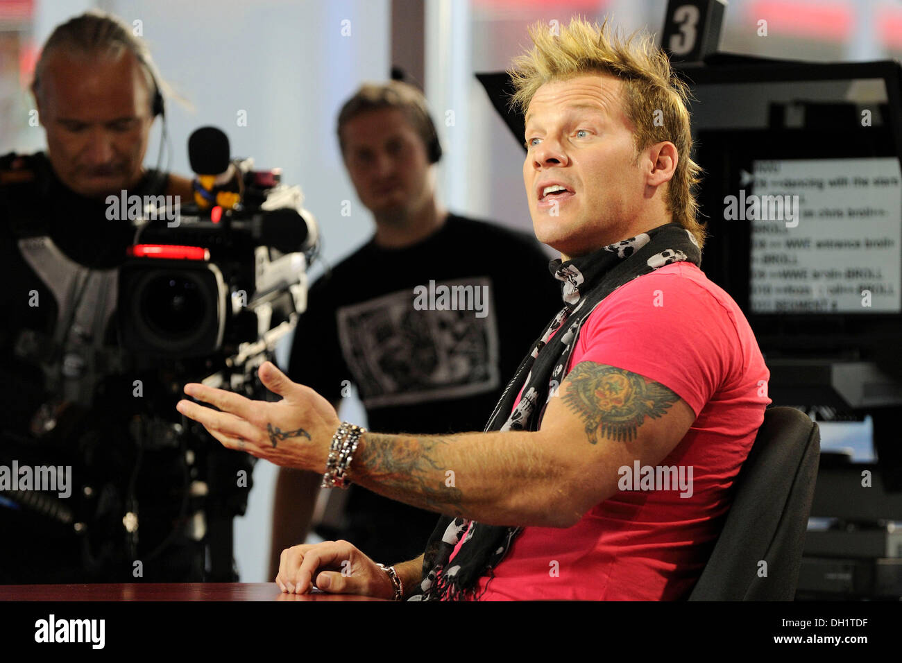 Toronto, Canada. 29th Oct 2013. Six times WWE (World Wrestling Entertainment) Champion, Chris Jericho appears on Global TV's THE MORNING SHOW sharing his experience professional wrestling career, his roles on television and his new web series But I’m Chris Jericho. Credit:  EXImages/Alamy Live News Stock Photo