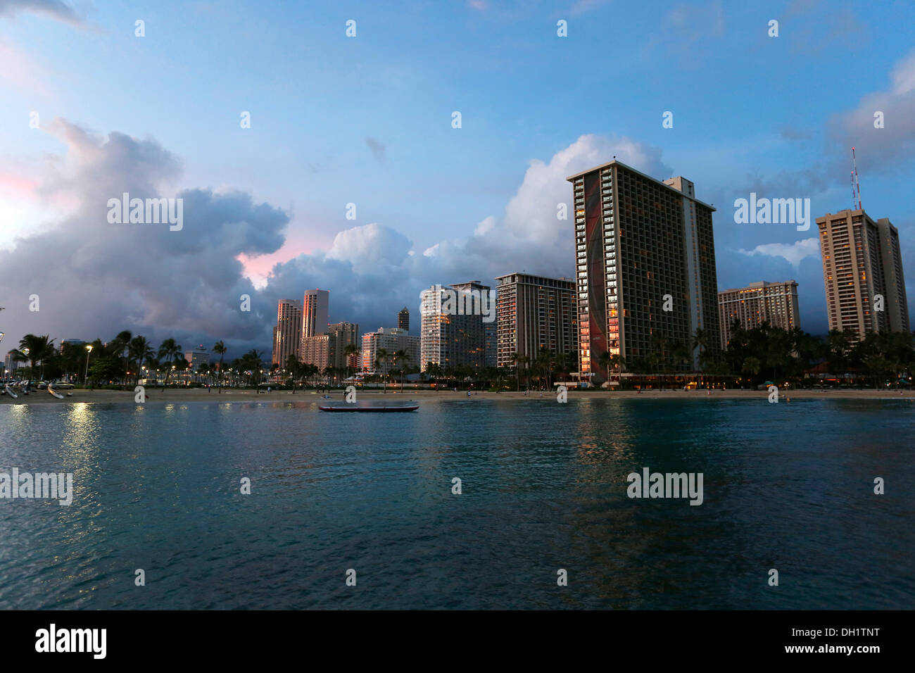 Hilton waikiki beach hi-res stock photography and images - Alamy