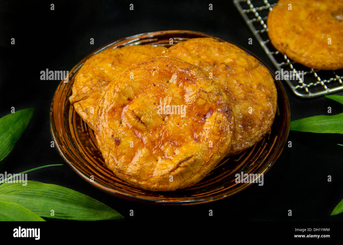 Soy sauce flavored senbei (Rice crackers Stock Photo Alamy