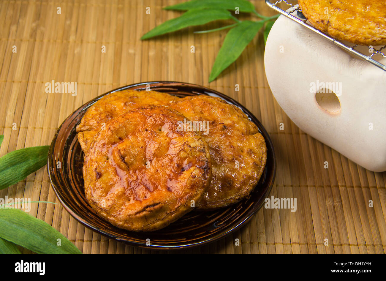 Soy sauce flavored senbei (Rice crackers Stock Photo Alamy