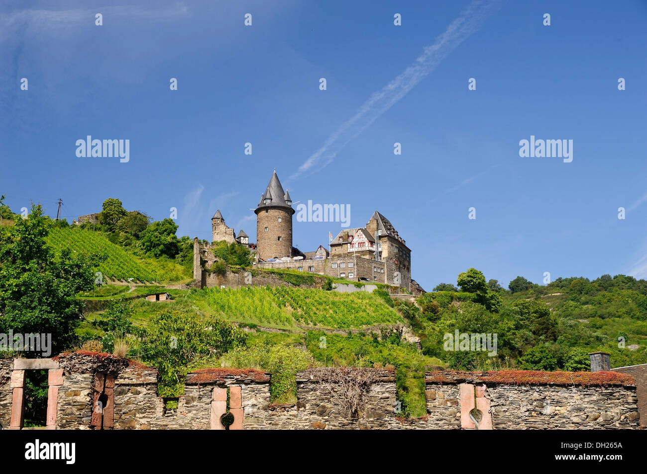 Stahleck castle youth hostel on a hill on the Rhine river in Bacharach, Rhineland-Palatinate Stock Photo