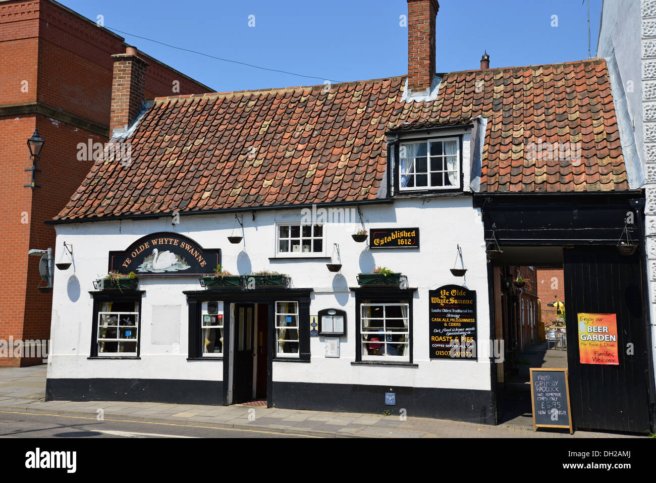 English tavern 17th century hi-res stock photography and images - Alamy
