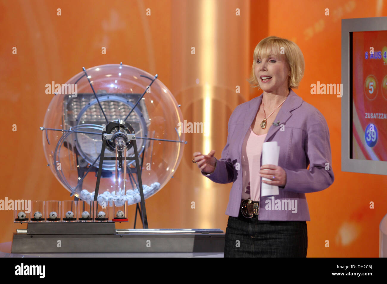 Lotto presenter Heike Maurer moderating the drawing of the Lotto numbers in the ZDF television studio, Mainz Stock Photo