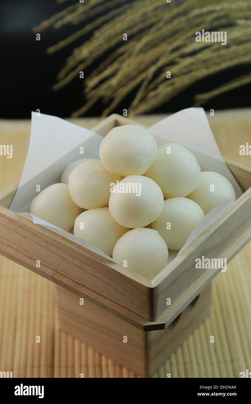 Tsukimidango (Japanese dumplings for moon viewing Stock Photo Alamy