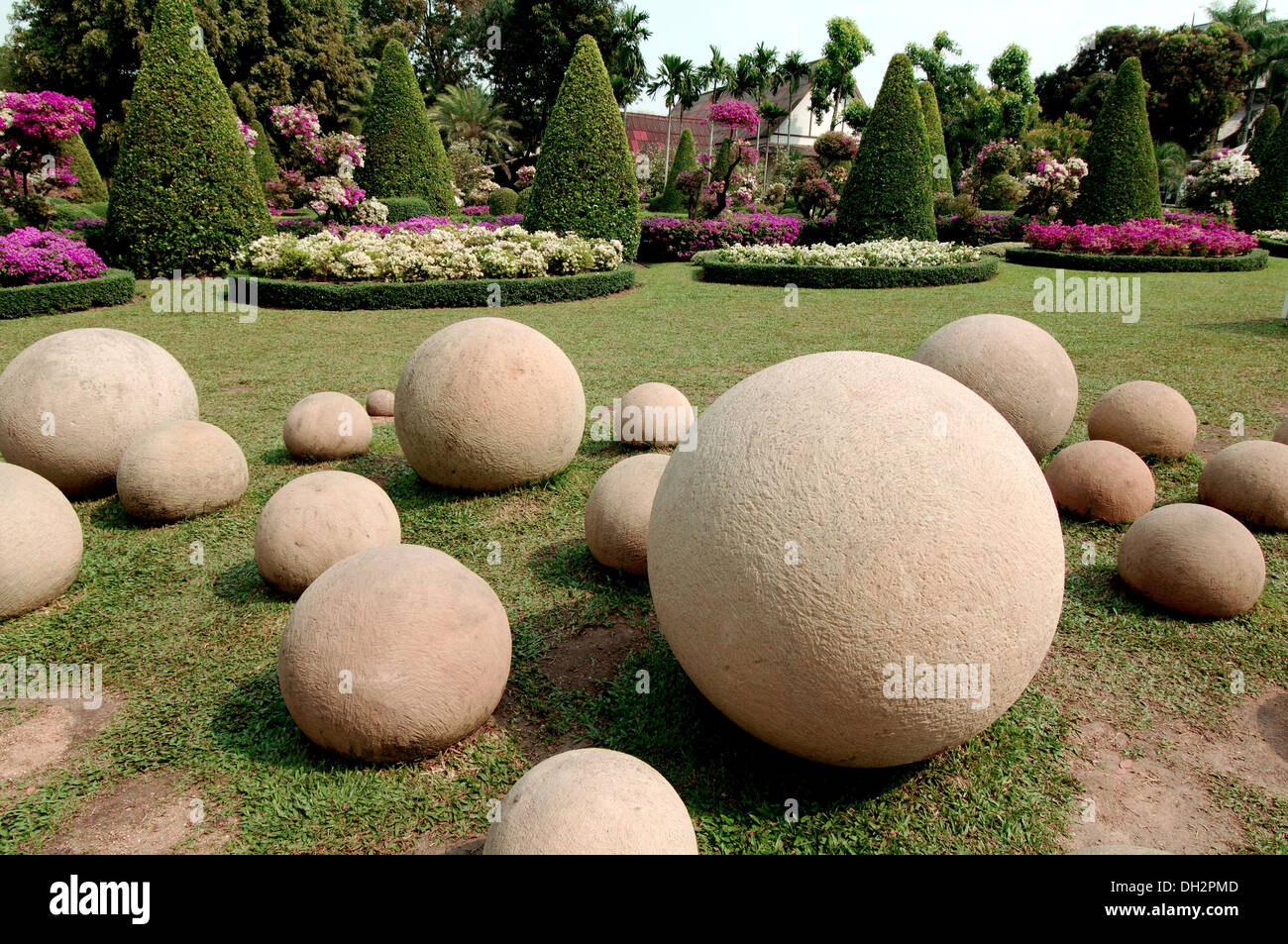 round stones in garden Thailand Stock Photo: 62141981 - Alamy