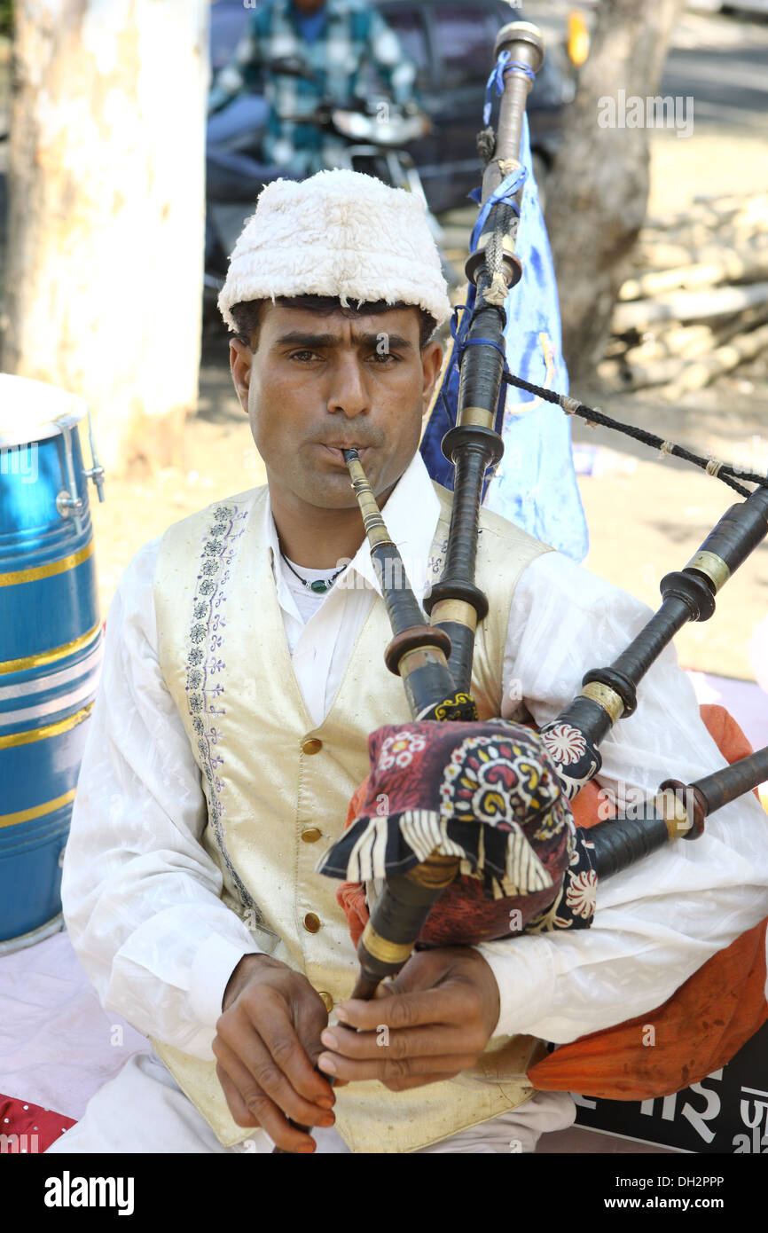 Indian bagpipe hi res stock photography and images Alamy