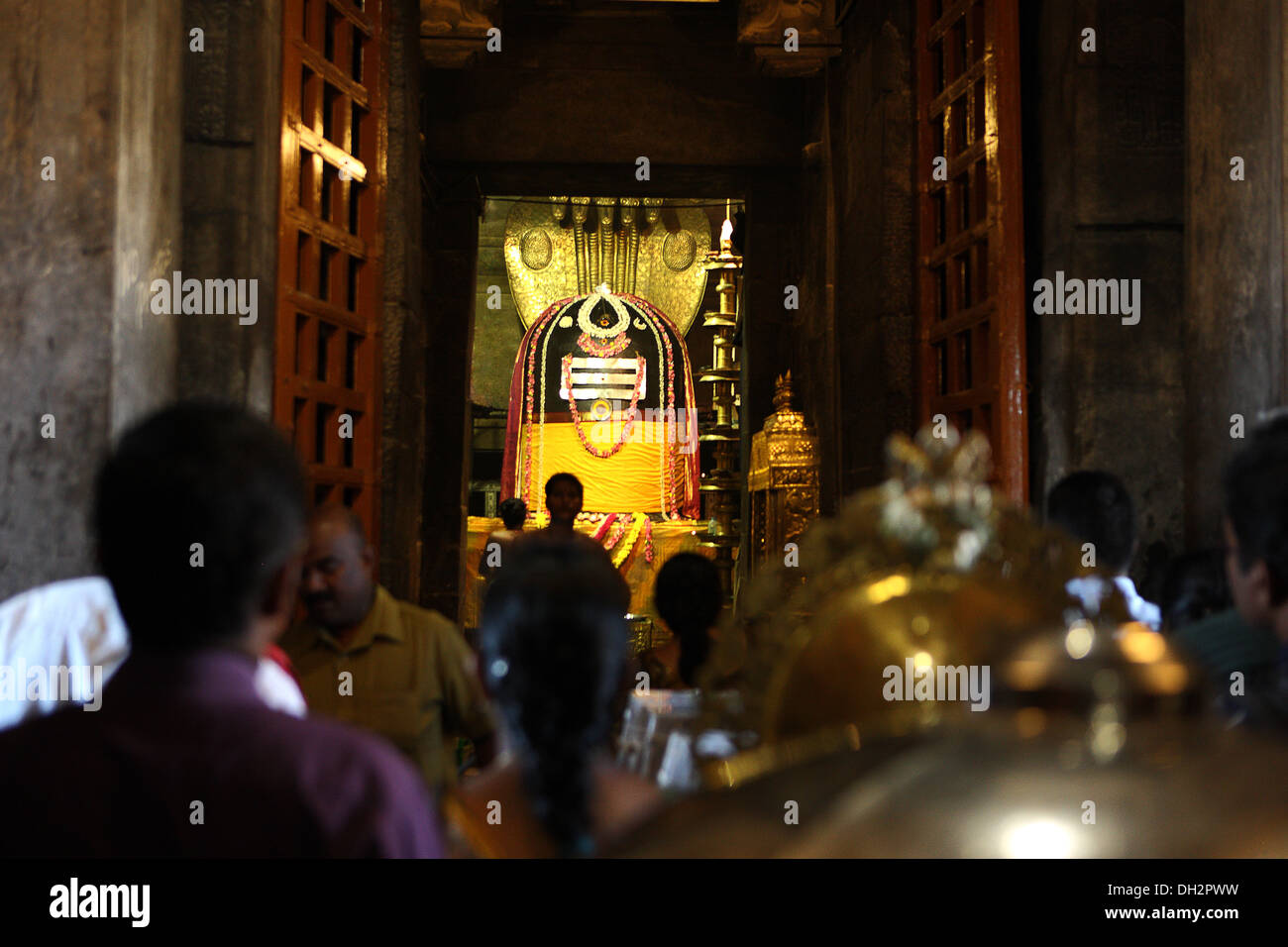 Shiva linga brihadishwara temple tamilnadu hires stock photography and
