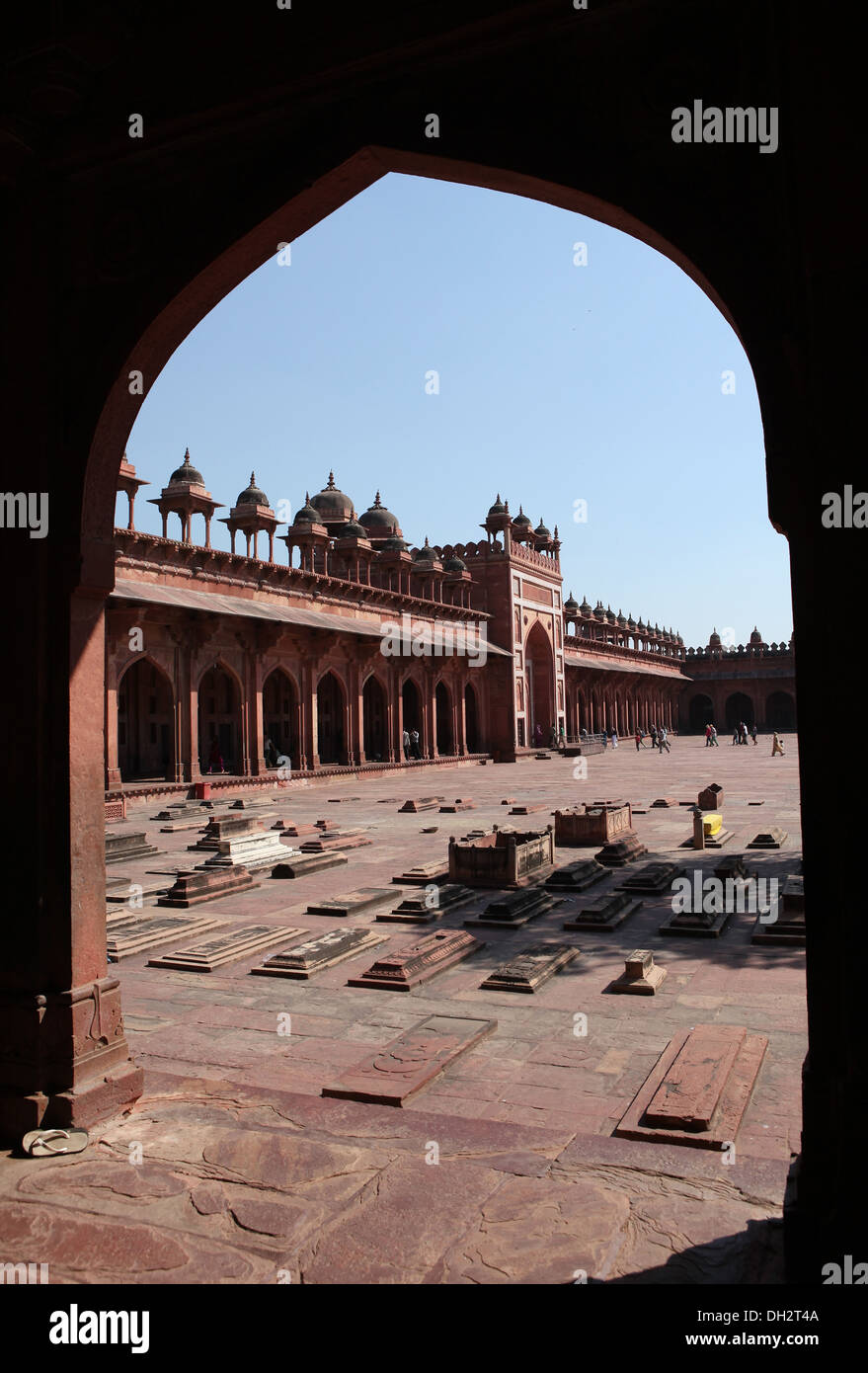 Buland Darwaza courtyard and graves,Fatehpur Sikri, Uttar Pradesh, India, Asia Stock Photo