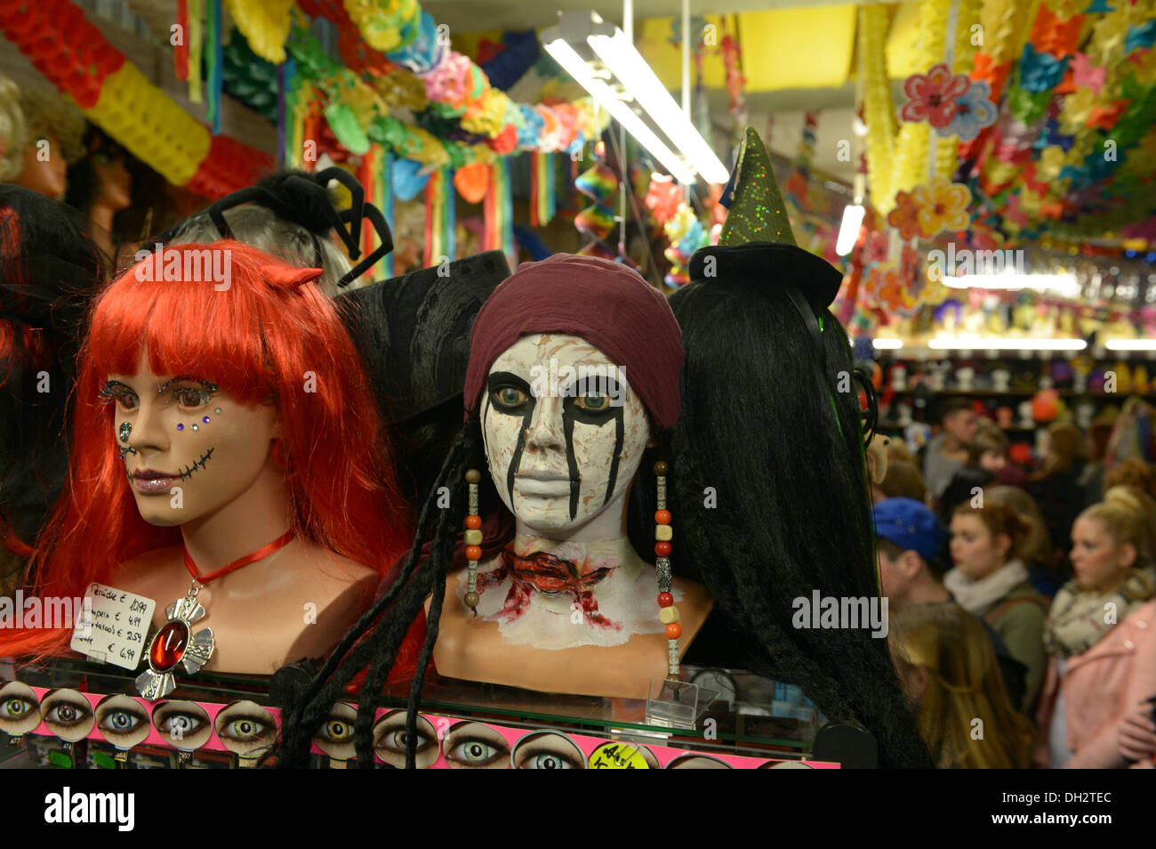 Mannequin in carnival costume hi-res stock photography and images - Alamy