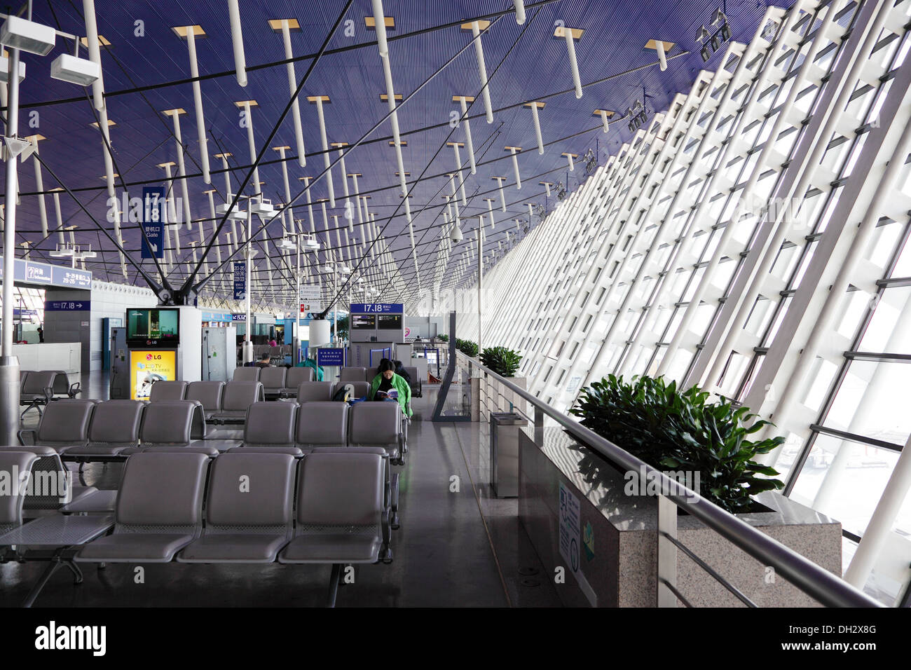 Interior of Shanghai Hongqiao International Airport, Shanghai, China Stock  Photo - Alamy