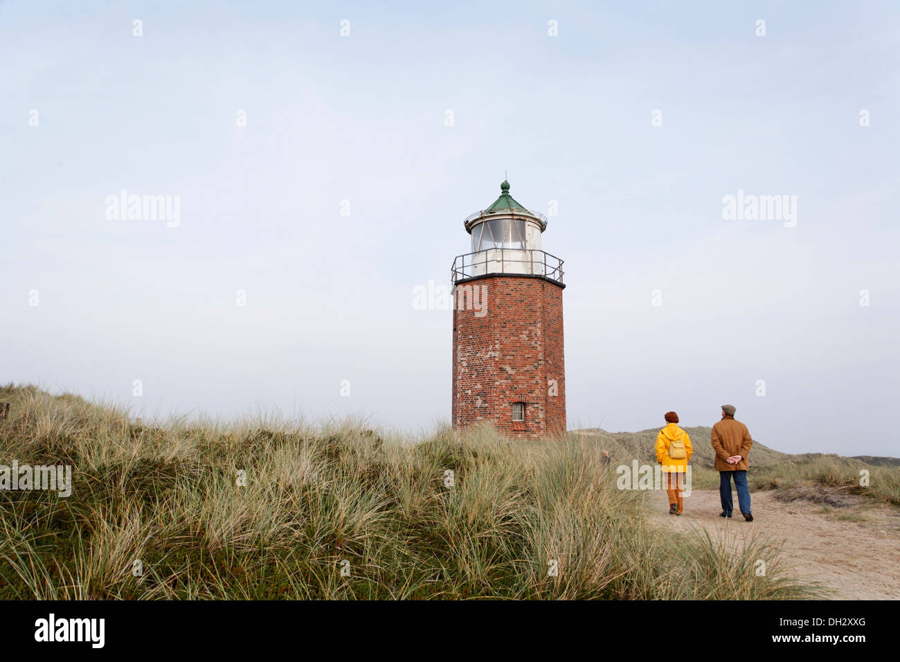 Germany, Schleswig-Holstein, Sylt Kampen lighthouse Red Cliff couple, Deutschland, Leuchtturm Rotes Kliff, Paar Stock Photo