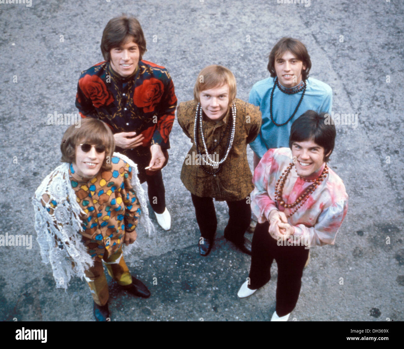 BEE GEES UK pop group in 1967. From left: Robin Gibb,Barry Gibb,Colin Petersen,Maurice Gibb,Vince Melouney. Photo: Tony Gale Stock Photo