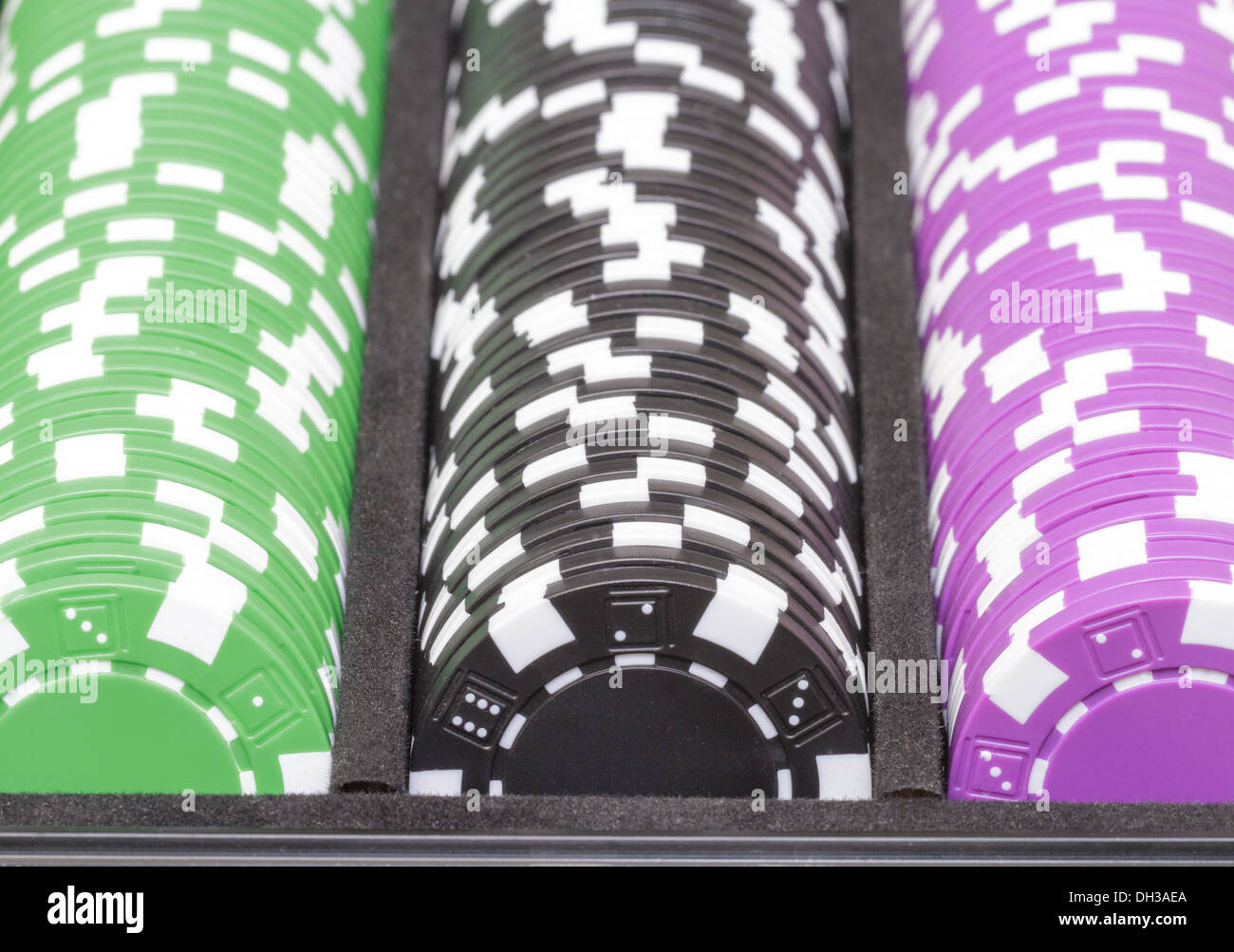 set-of-poker-chips-DH3AEA.jpg