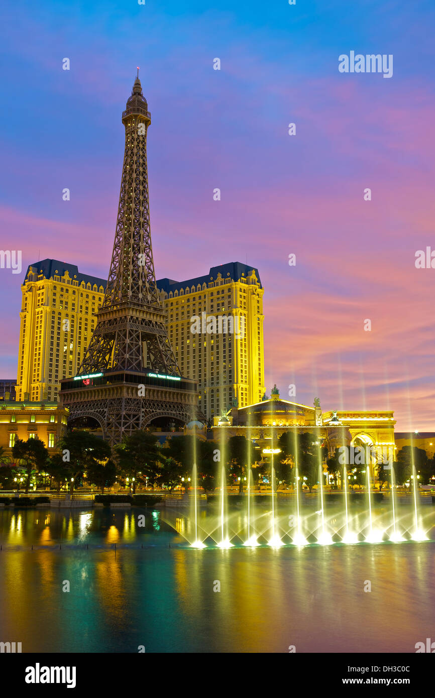 Fountains At The Bellagio Lake And The Paris, Las Vegas at Sunrise ...