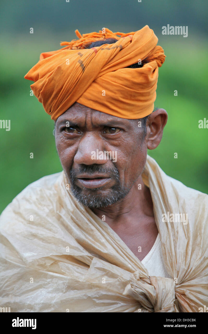 Man with orange turban. Baiga Tribe, Chada village, Madhya Pradesh, India Stock Photo