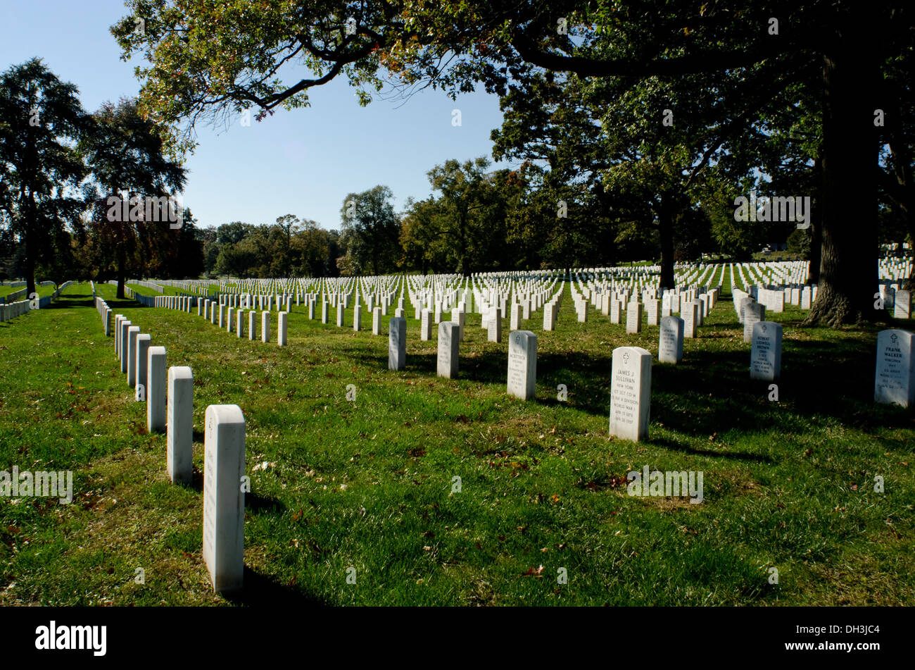 Rows of headstones hires stock photography and images Alamy
