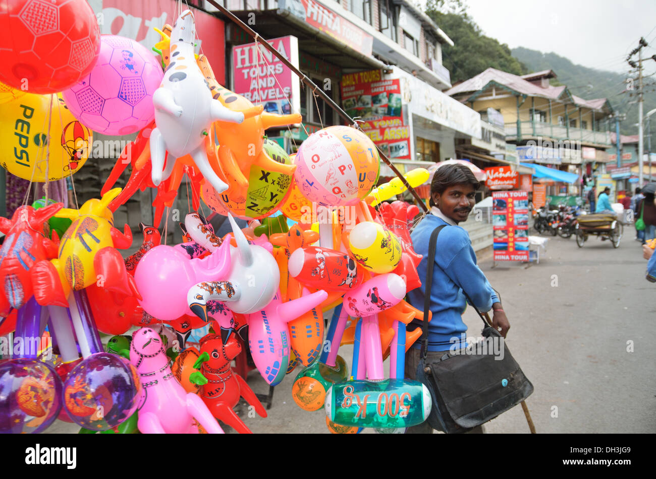 Toys street vendor hi res stock photography and images Page 2