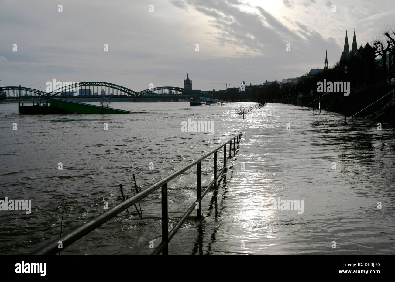 Flooding in January 2011, Cologne, Rhine River, North Rhine-Westphalia Stock Photo