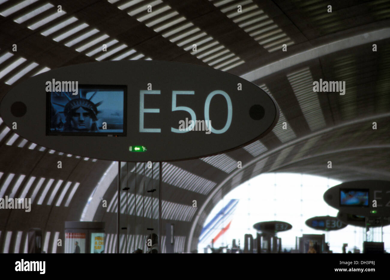 Paris Terminal CDG 2E prior to collapse on 23 May 2004 Stock Photo Alamy