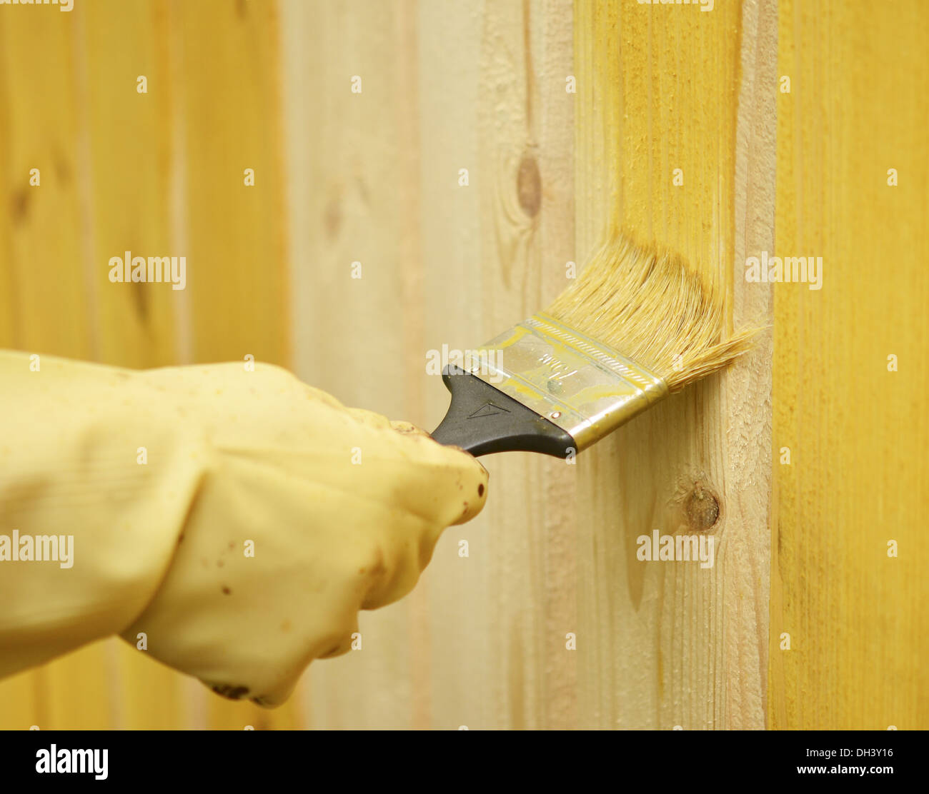 Garden shed wooden fence hi-res stock photography and images - Alamy
