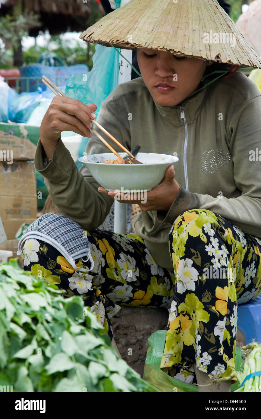 Vietnam food markets hi-res stock photography and images - Alamy